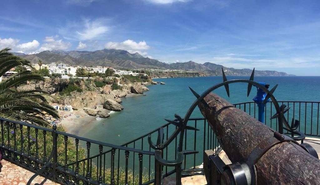 Edificio Verdemar - Stunning 1 Bed Apartment With Pool & Sea Views เนร์คา ภายนอก รูปภาพ
